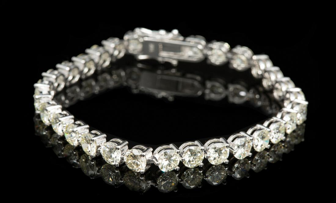 14 kt. White Gold and Diamond Tennis Bracelet (1 of 2)