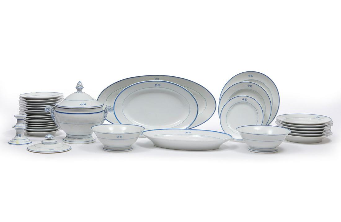 Extensive Paris Porcelain Dinner Service (1 of 3)