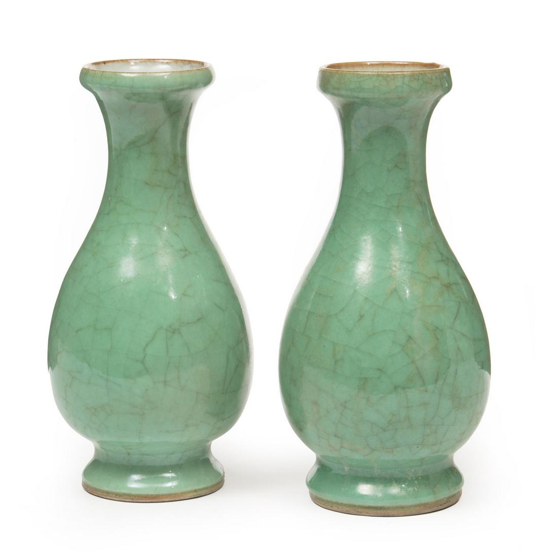 Chinese Apple Green Crackle Glazed Vases (1 of 11)
