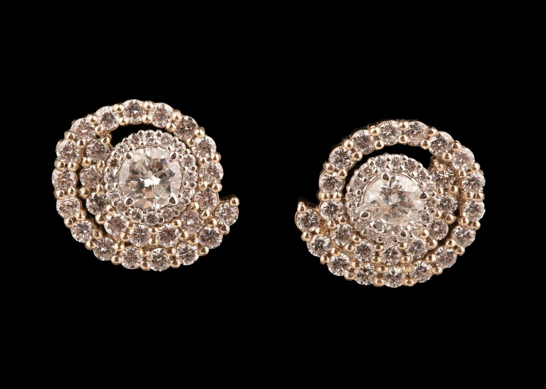 18 kt. White Gold and Diamond Stud Earrings (1 of 7)