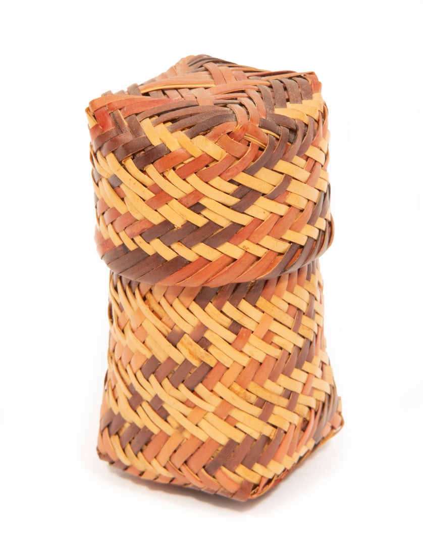 Chitimacha Double-Weave Lidded Trinket Basket (1 of 3)