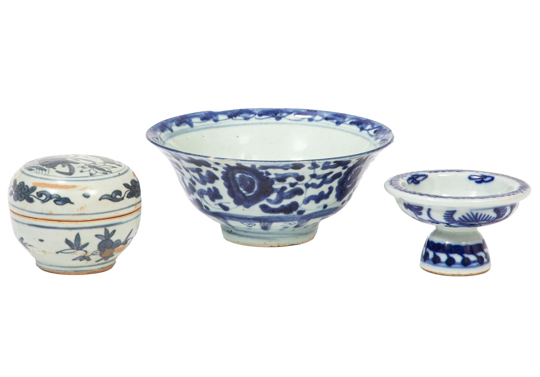 Chinese Blue and White Porcelain Table Items (1 of 13)