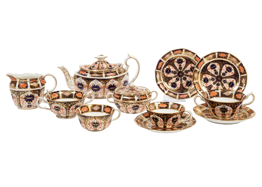 Royal Crown Derby "Old Imari" Porcelain Table Service (1 of 3)