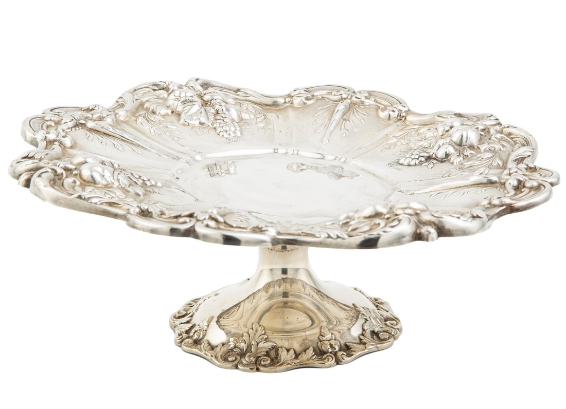 Reed & Barton "Francis I" Pattern Sterling Silver Cakestand weight 24.65 troy ozs.: Reed & Barton "Francis I" Pattern Sterling Silver Cakestand , no. X565, h. 4 in., dia. 11 ¼ in., weight 24.65 troy ozs. weight 24.65 troy ozs.