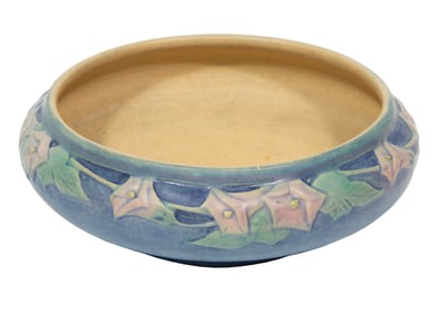 Newcomb College Art Pottery Bowl h. 2 1/4 in., dia. 6 1/2 in