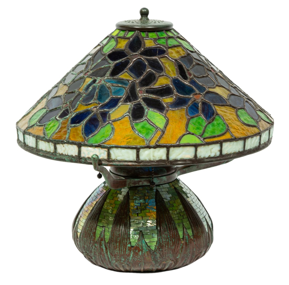 Tiffany-Style Table Lamp (1 of 3)