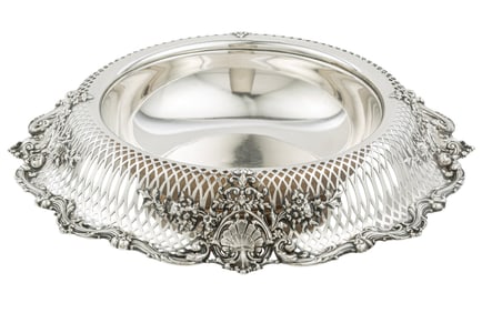 American Sterling Silver Center Bowl, H. 3 1/2 in., diameter 13 1/2 in., weight 30.30 troy ozs.