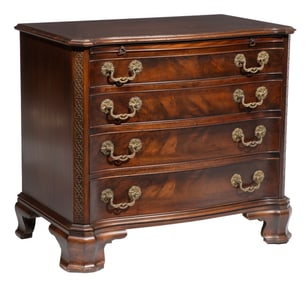 Georgian-Style Carved Mahogany Bachelor's Chest 31 x 35 x 20 1/2 in. (78.7 x 88.9 x 52.1 cm.)