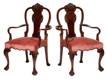 Pair of Chippendale-Style Carved Mahogany Armchairs 43 x 25 1/2 x 21 1/2 in. (109.2 x 64.8 x 54.6
