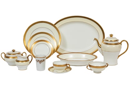 Minton " Buckingham" Porcelain Dinner Service