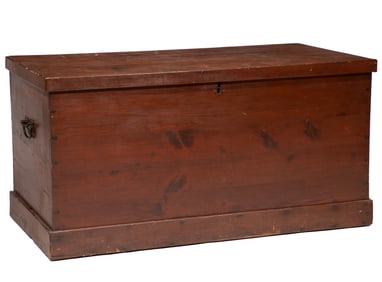 Southern Cedar Blanket Chest 26 x 50 1/2 x 25 1/2 in. (66 x 128.3 x 64.8 cm.)