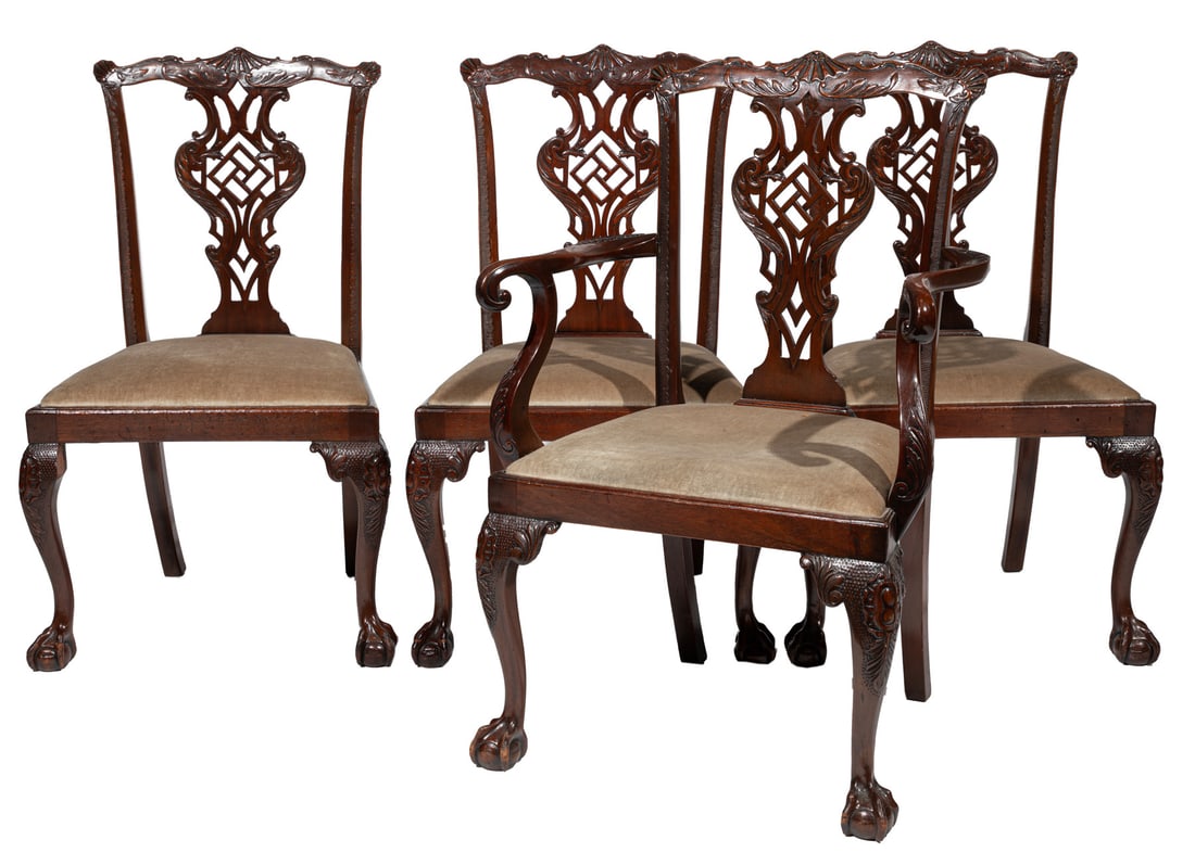 Set of Eight Chinese Chippendale-Style Carved Mahogany Dining Chairs: Set of Eight Chinese Chippendale-Style Carved Mahogany Dining Chairs, 20th century., probably benchmade by Manheim Galleries, New Orleans, pagoda crest, pierced carved splat, scrolled arms, foliate kn