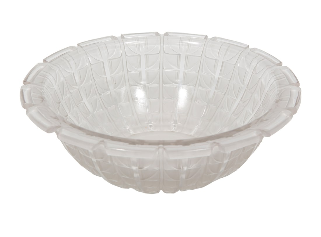 Lalique Acacia Coupe Design Crystal Bowl: Lalique Acacia Coupe Design Crystal Bowl h. 2 1/4 in., dia. 6 3/4 in.