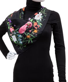 Vintage Gucci Silk Scarf 90