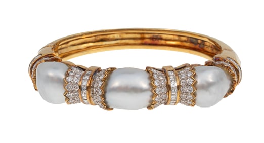 Rothschild's 18 kt. Yellow Gold, Baroque Pearl and Diamond Hinged Bangle Bracelet
