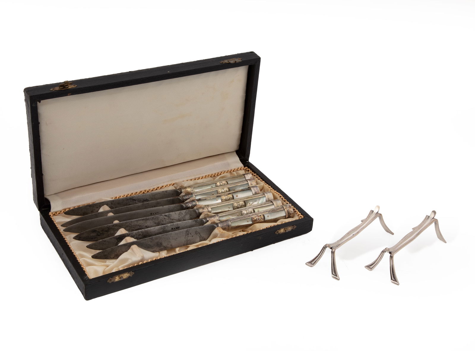 Set of Six Antique Silverplate-Mounted Mother-of-Pearl Fruit Knives in the Neoclassical Taste (1 of 5)