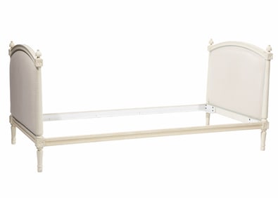 Louis XVI-Style Carved Creme Peinte Daybed