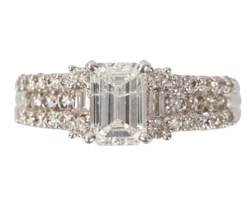 18 kt. White Gold and Diamond Ring