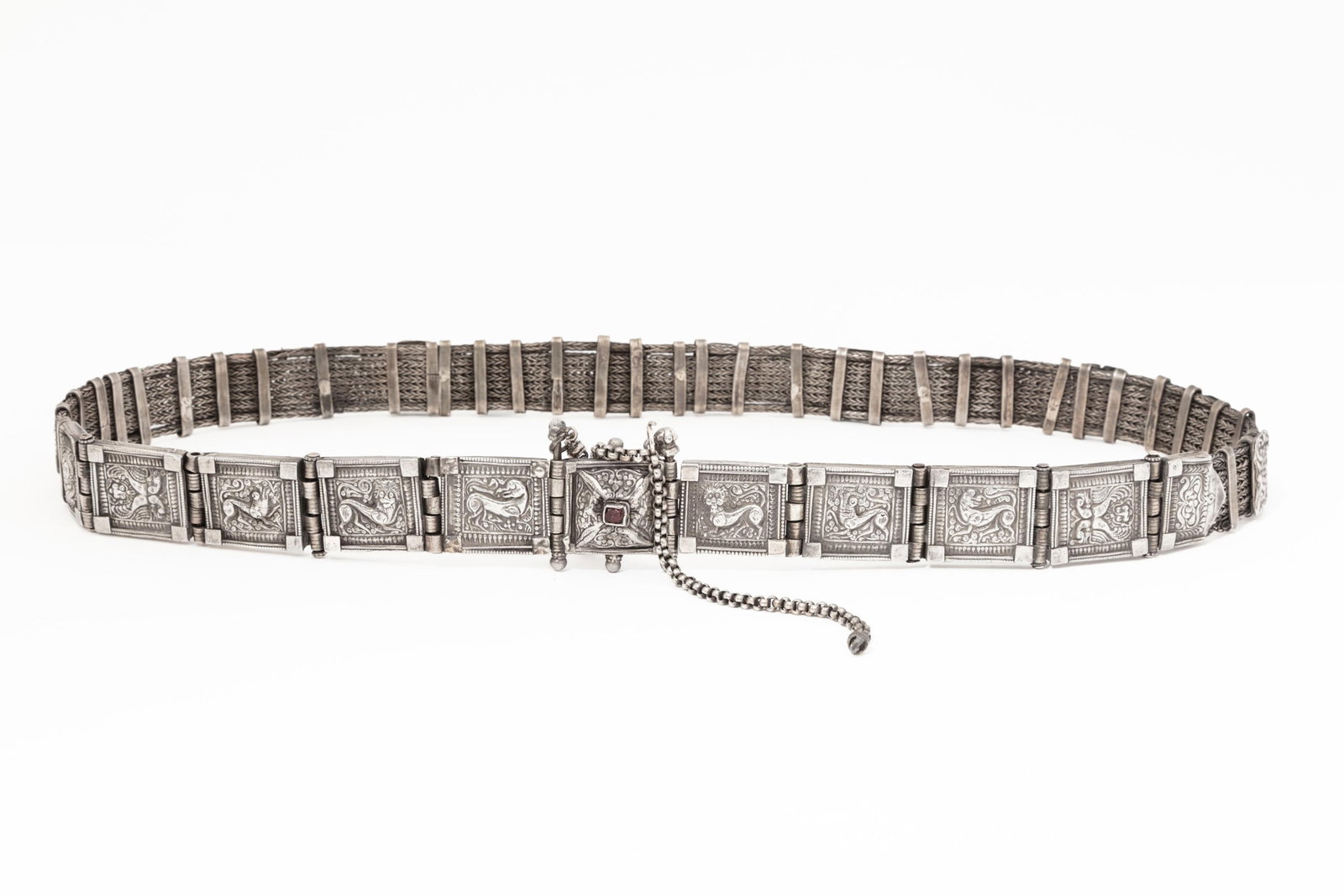 Vintage Etruscan Style Silver Belt: Vintage Etruscan Style Silver Belt l. 30 1/2 in.; 13.25 troy oz.