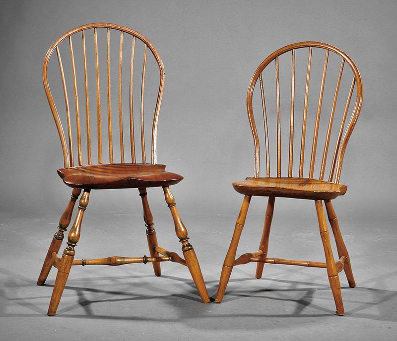 Two American Federal Bow-Back Windsor Chairs: Two American Federal Bow-Back Windsor Chairs, c. 1800, each arched back with seven spindles, shaped plank seat, turned legs, stretchers