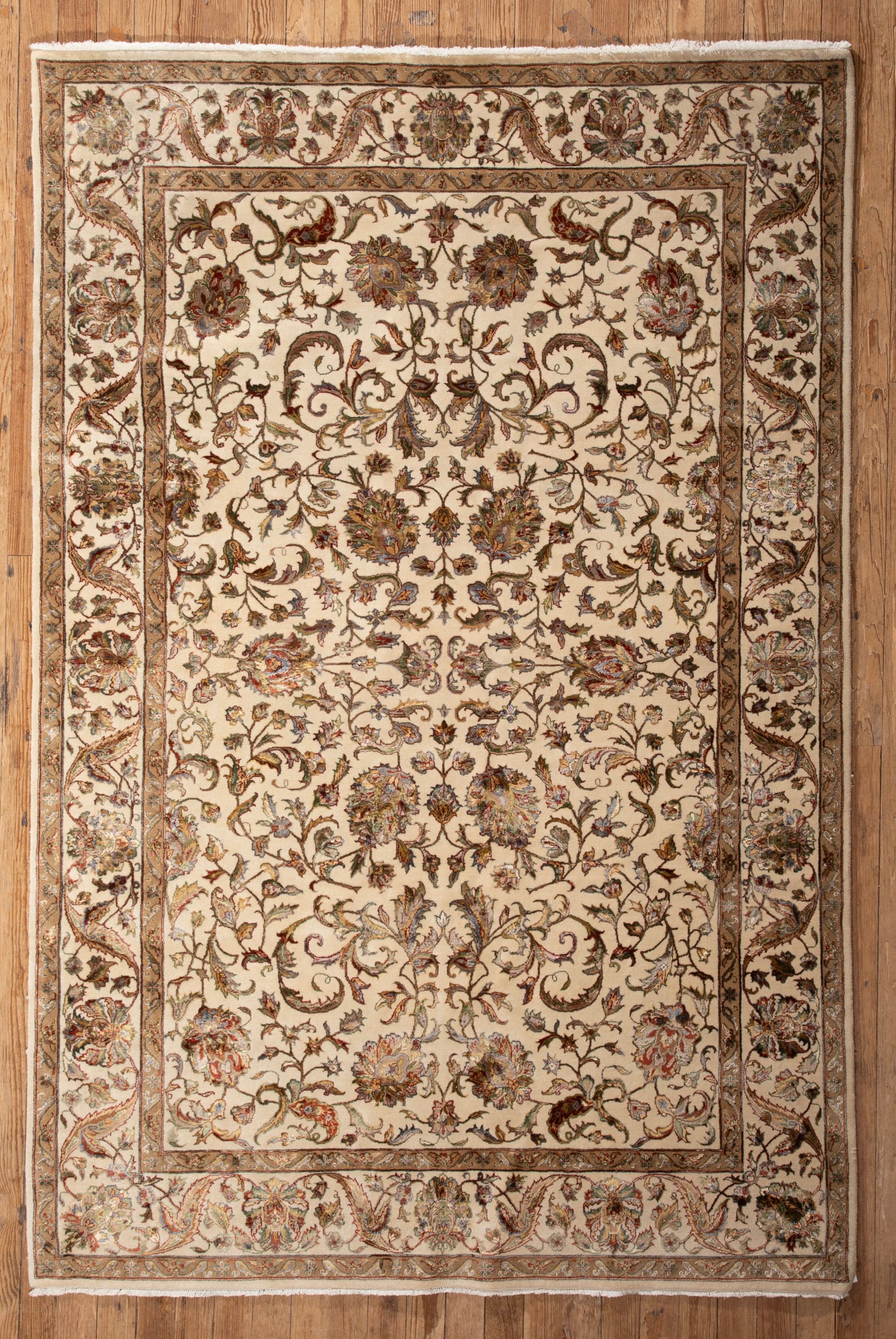 Persian Rug: Persian Rug 5 ft. 11 in. x 8 ft. 10 in.
