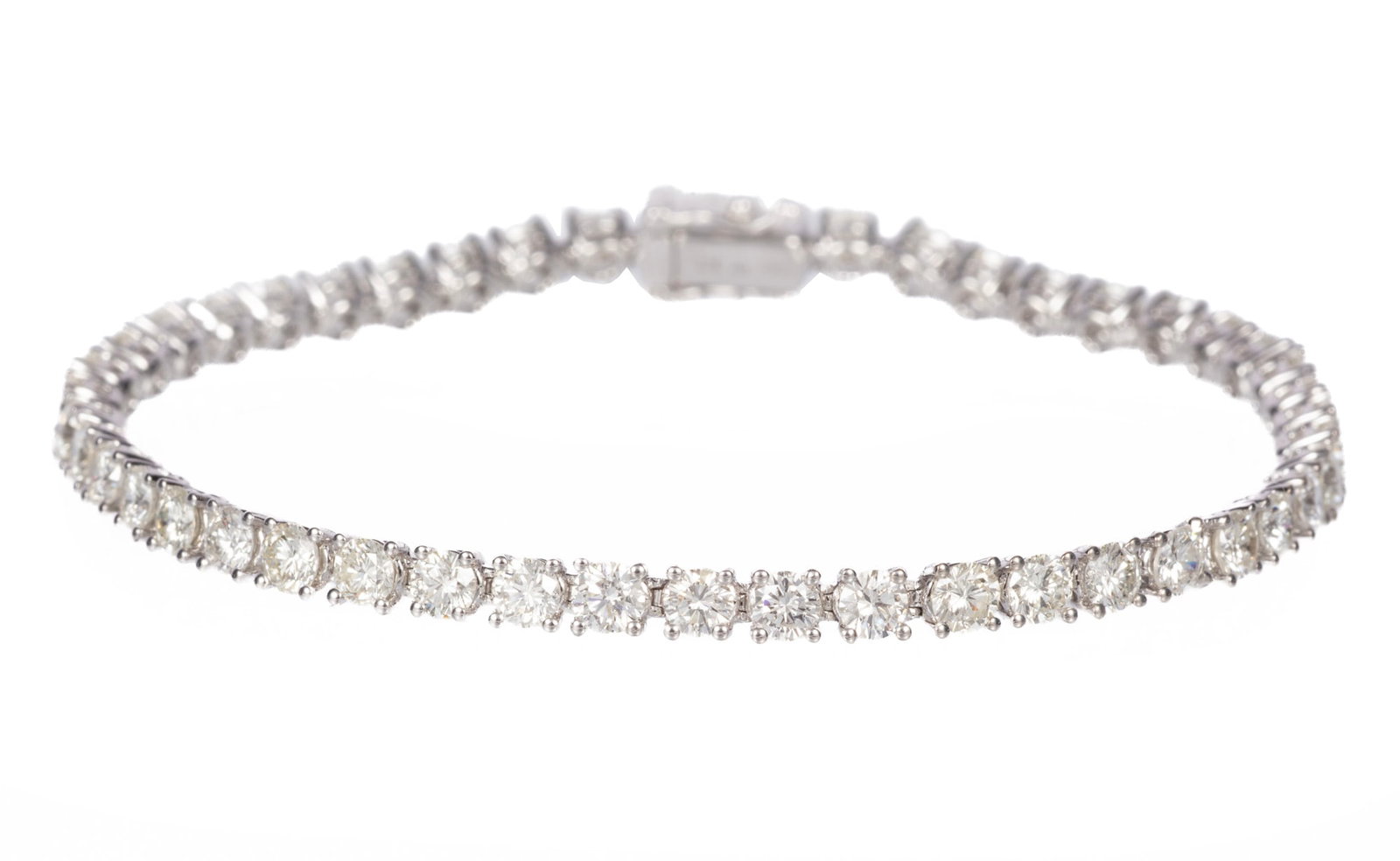 18 kt. White Gold and Diamond Tennis Bracelet | 5.84 tcw (1 of 3)