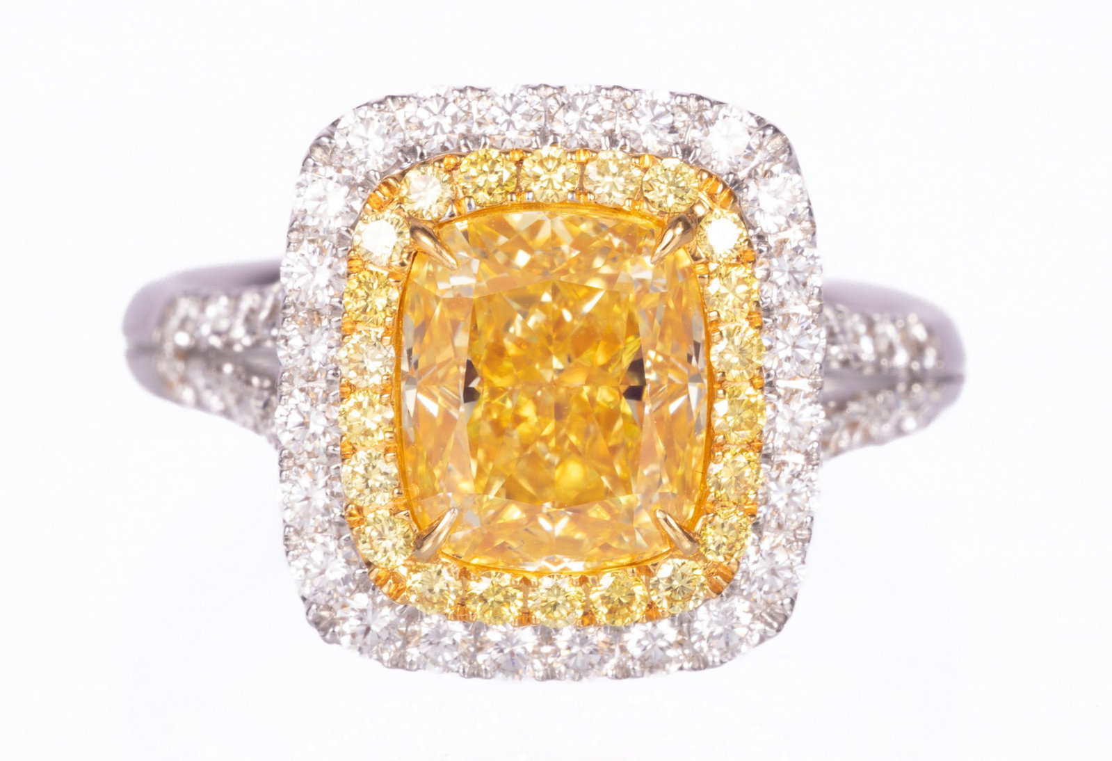 18 kt. Two Tone Gold, 3.04 carat Yellow Diamond and Diamond Ring (1 of 6)