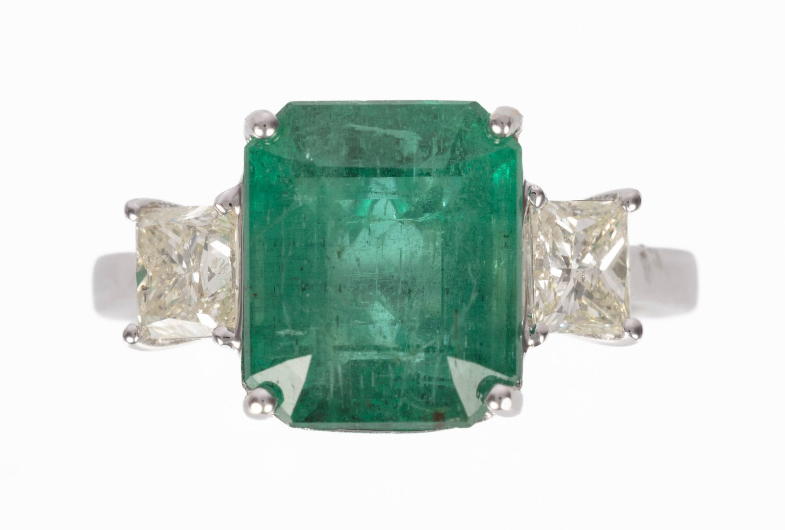 18 kt. White Gold, 4.90 carat Emerald and Diamond Ring (1 of 8)