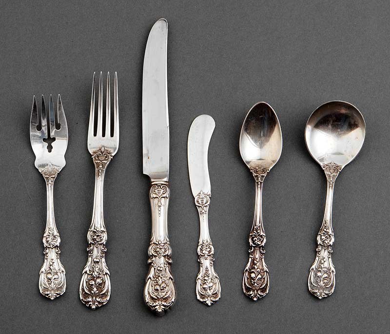 Reed and Barton Sterling Silver Luncheon Service: A Reed and Barton "Francis I" Pattern Sterling Silver Luncheon Flatware Service for Twelve, pat. 1907, comprised of 12 each: luncheon forks, luncheon knives, salad forks, soup spoons, teaspoons and bu