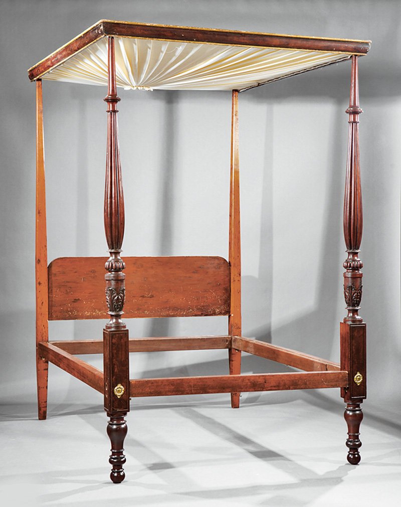 American Federal Carved Mahogany Bed: Fine American Federal Carved Mahogany Bed, early 19th c., probably Boston, distinctive leaf-carved and tapering reeded front posts; straight tapered pine back posts and conforming headboard, faux bois