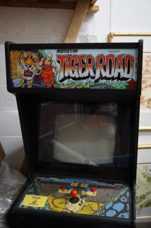 Stand-Up Arcade Game " Tiger Road": Stand-up Arcade Game "Tiger Road"