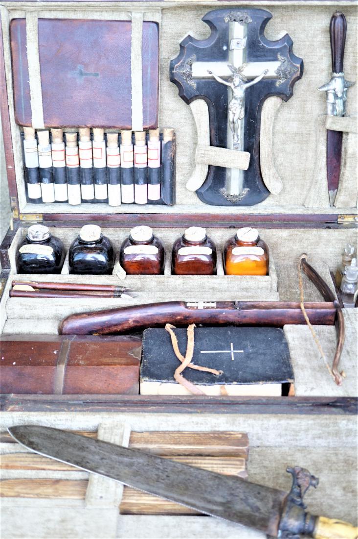 Antique 20th Century Vampire Killing Kit (1 of 20)