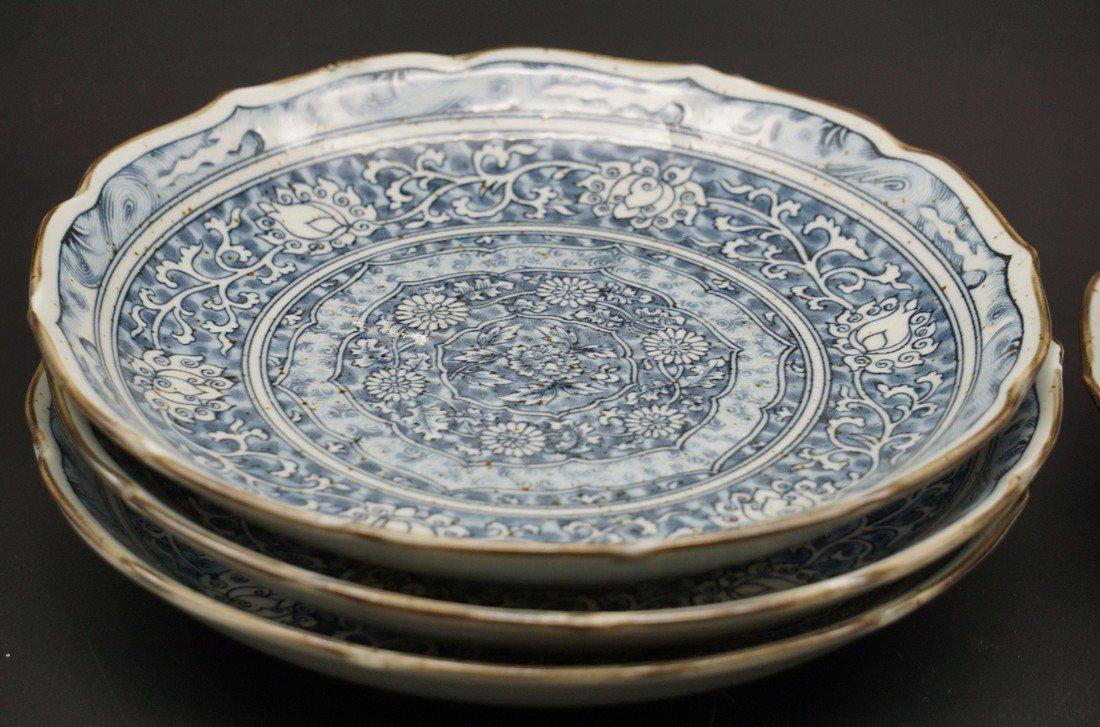 Set of 4 Chinese Porcelain Plates (1 of 4)