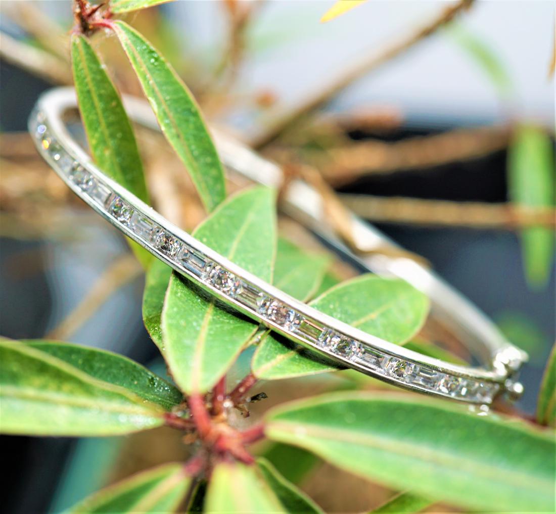 14k WG 2.00 CTTW White Diamond Bangle 13.27g (1 of 5)