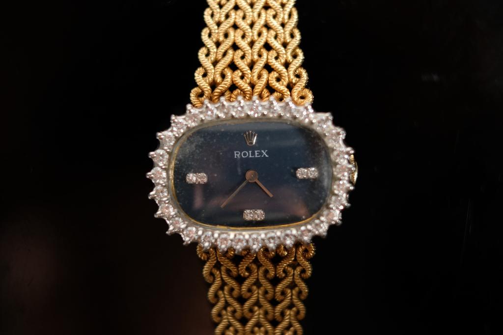 Vintage Rolex 18k Gold & Diamond Ladies Oval Watch (1 of 13)