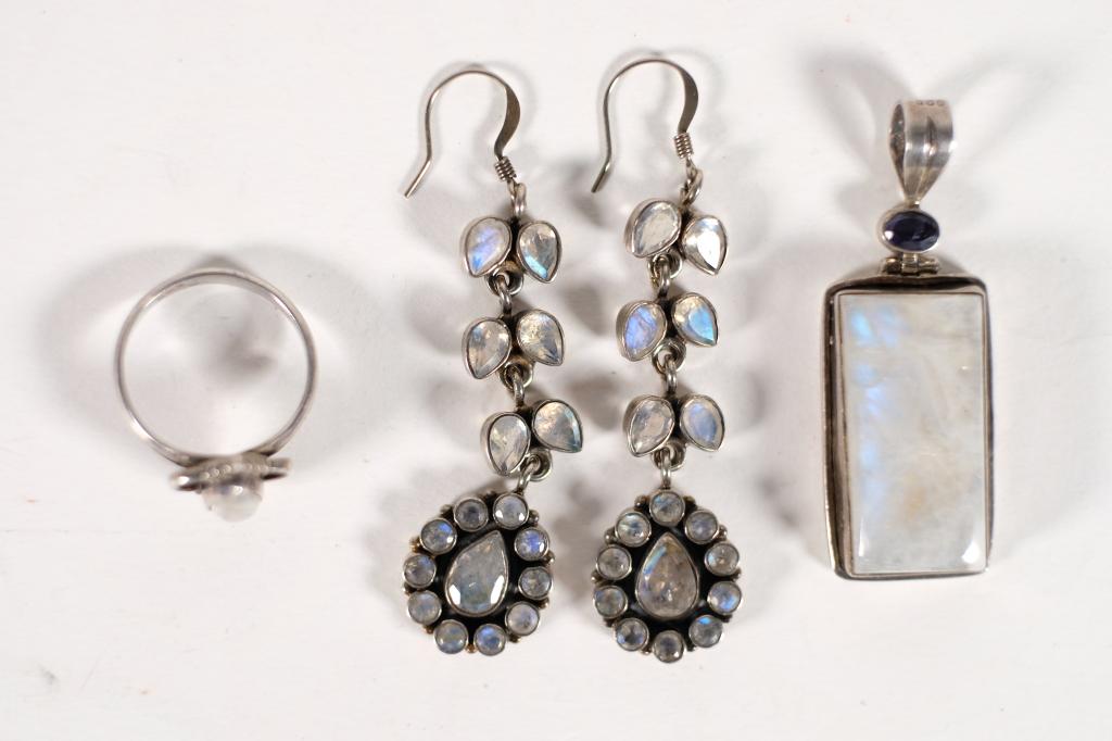 925 & Moonstone Pendant, Ring & Earrings (1 of 12)