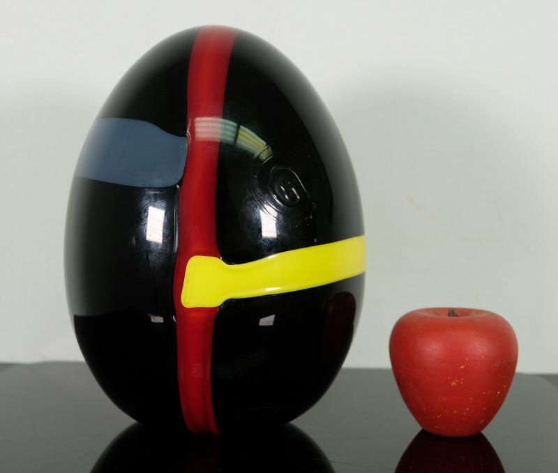 Vintage Lino Tagliapietra Oggetti Art Glass Egg 83: Vintage 1983, Murano art glass egg by Lino Tagliapietra for Oggetti . Four color black ground art glass egg with Oggetti sticker, signed "Lino Tagliapietra", marked "F31" or "F3I" 1983", and numbered