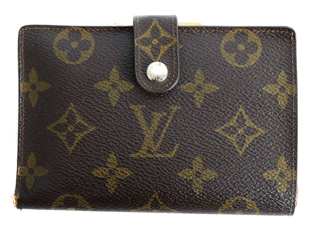 Classic Louis Vuitton Ladies Wallet w/coin purse (1 of 4)