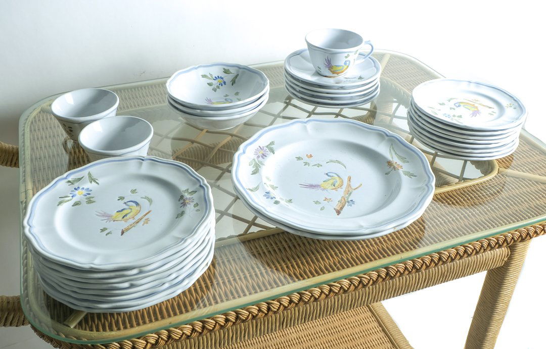 29 Pcs French Faience Hand Painted Perouges (1 of 14)