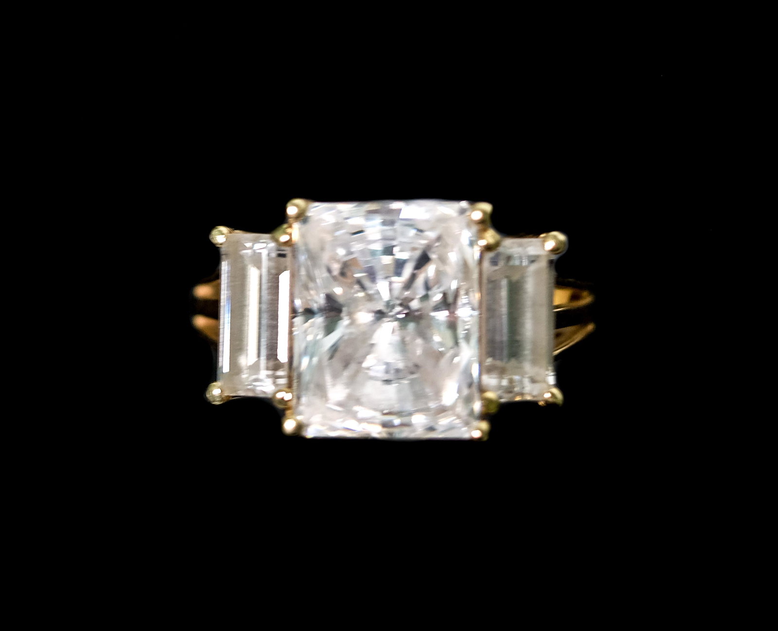 14k Yellow Gold & CZ Ring Size 5 (1 of 5)