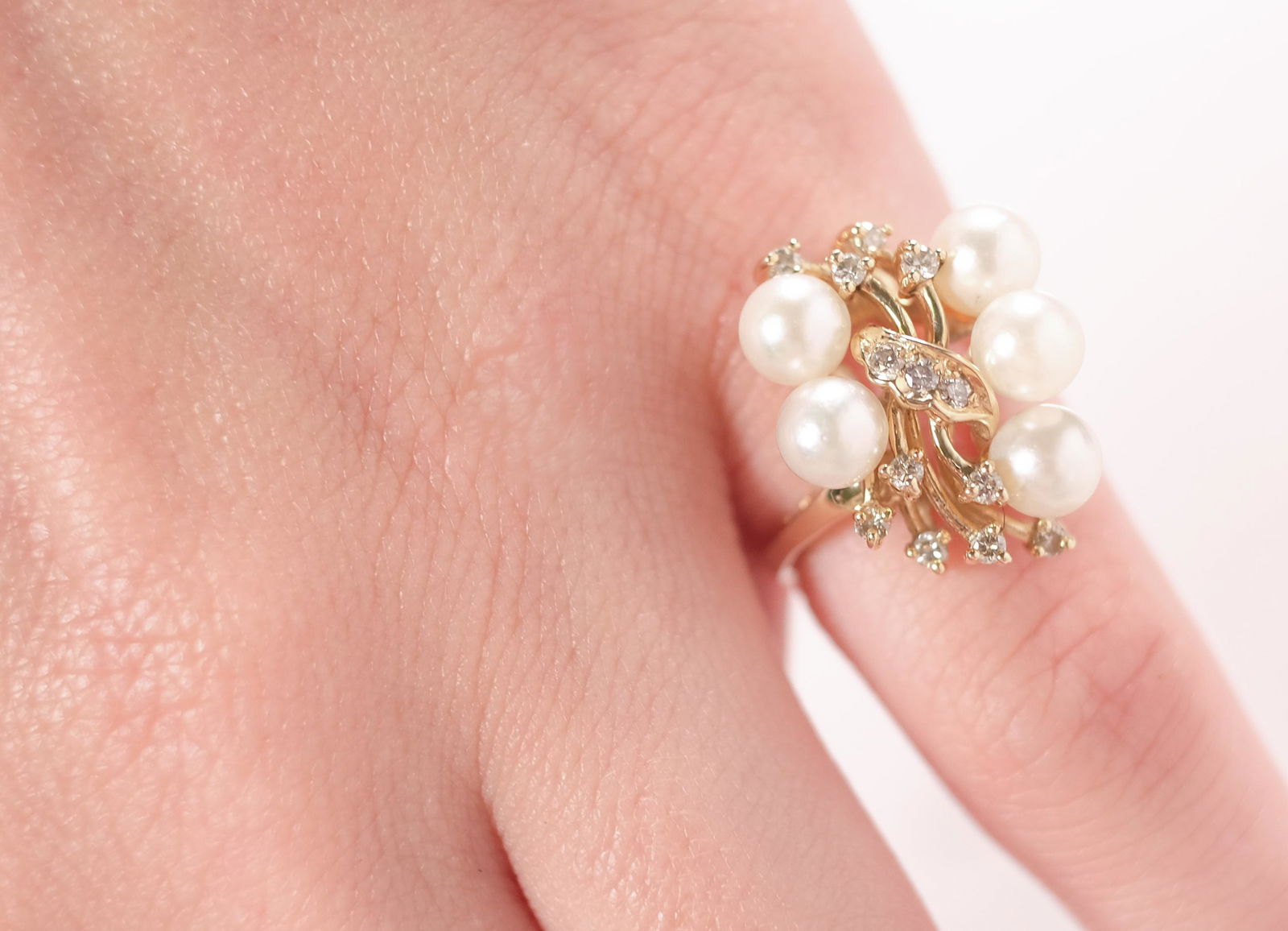 14k Yellow Gold Pearl & Diamond Ring Size 5 (1 of 6)