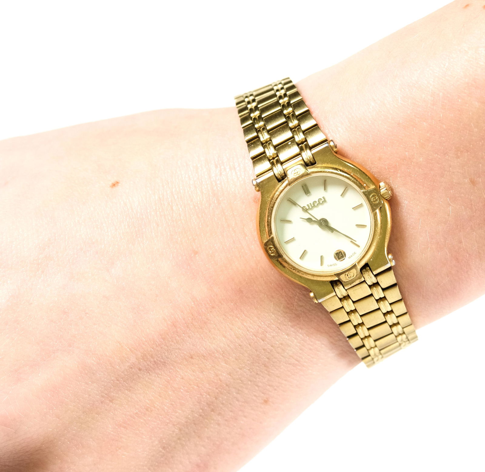 Gucci watch 9200l gold hotsell