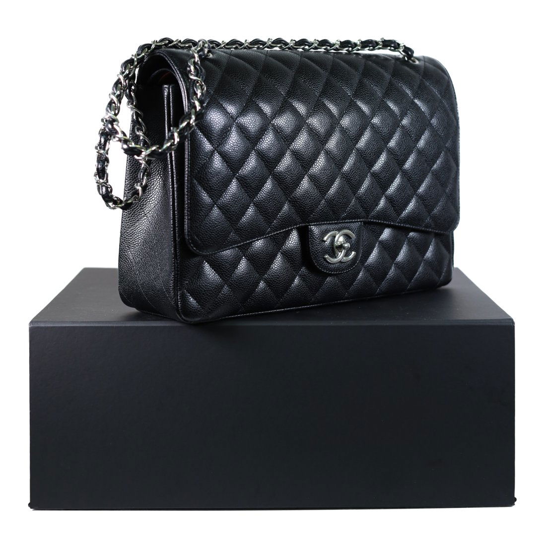 CHANEL CLASSIC DOUBLE FLAP QUILTED BAG JUMBO (1 of 14)