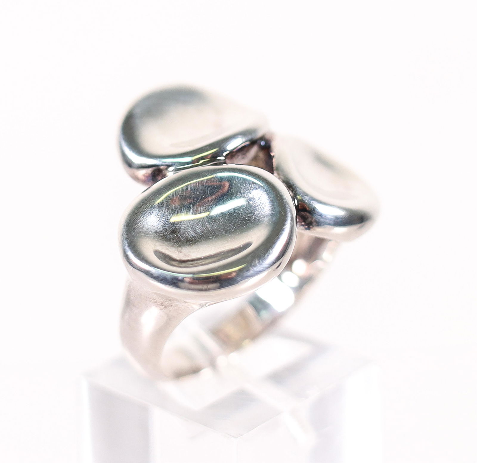 RLM STUDIO STERLING SILVER RING, SIZE 7.5: RLM Studio (Robert Lee Morris) sterling silver ring with three concave circles. Ring size 7.5. Stamped RLM Studio 925 China. Approx. weight 10 grams.