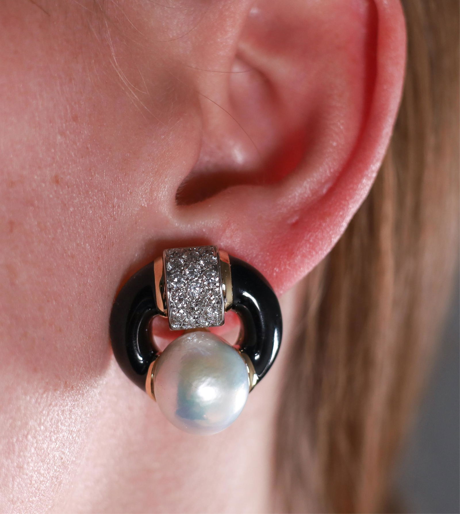 IMPORTANT DAVID WEBB PEARL EARRINGS (1 of 7)