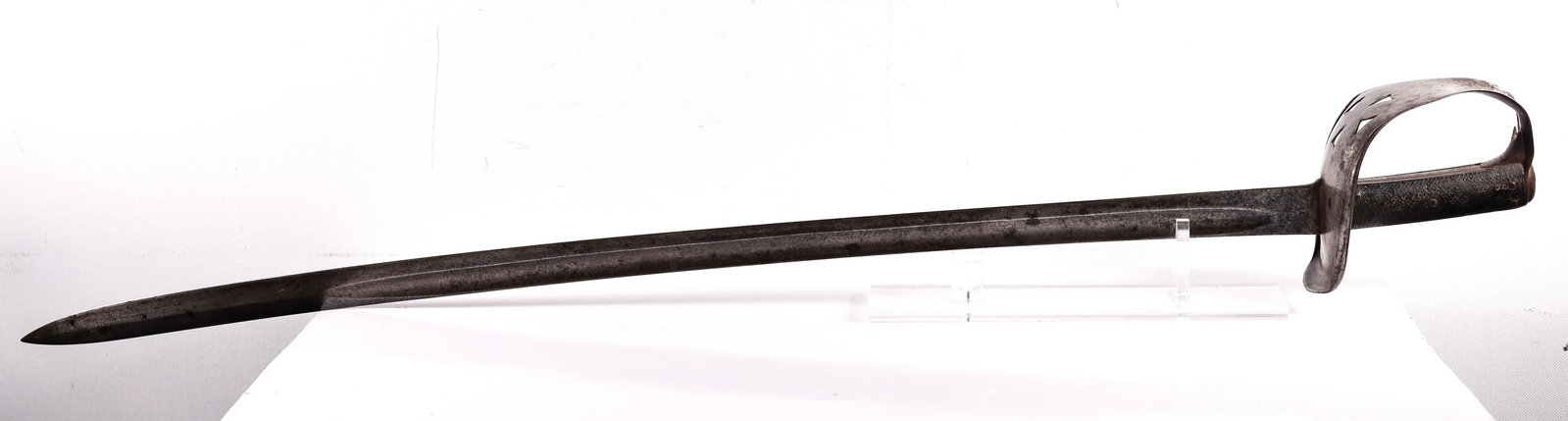Unmarked Antique D Hilt Cavalry Sabre: Unmarked Antique D Hilt Cavalry Sabre. Overall length: 40 inches. Blade measures 34.5 inches. Handle measures 5.5 inches.