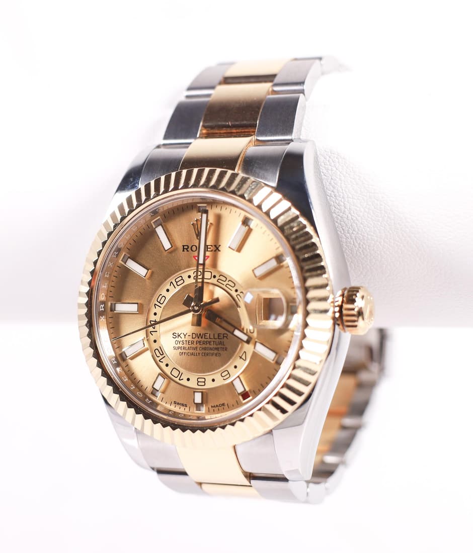 ROLEX SKY DWELLER 42 MM18K YG&SS 326933 (1 of 8)