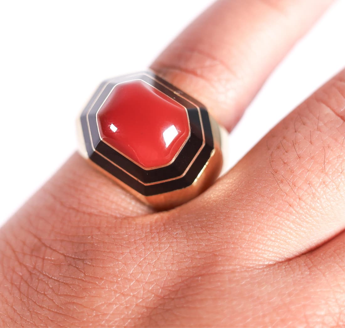 DAVID WEBB CARNELIAN & BLACK ONYX 18K YG, SIZE 6.5 (1 of 8)