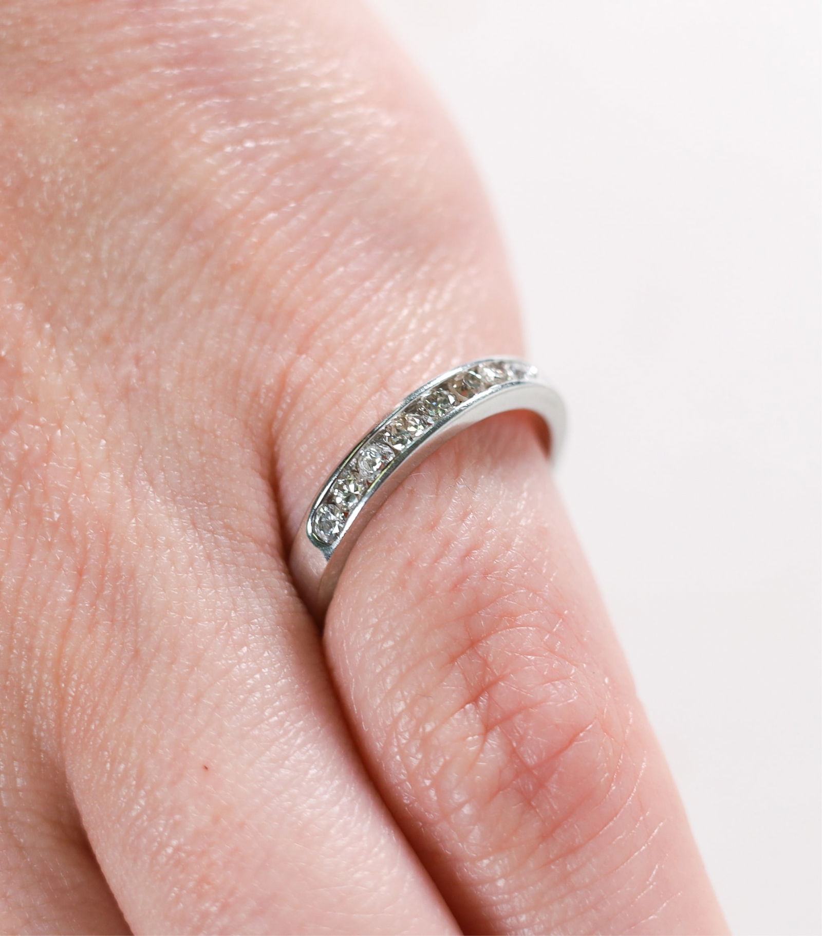 PLATINUM 0.24CTW DIAMOND RING, SIZE 6.5 (1 of 5)