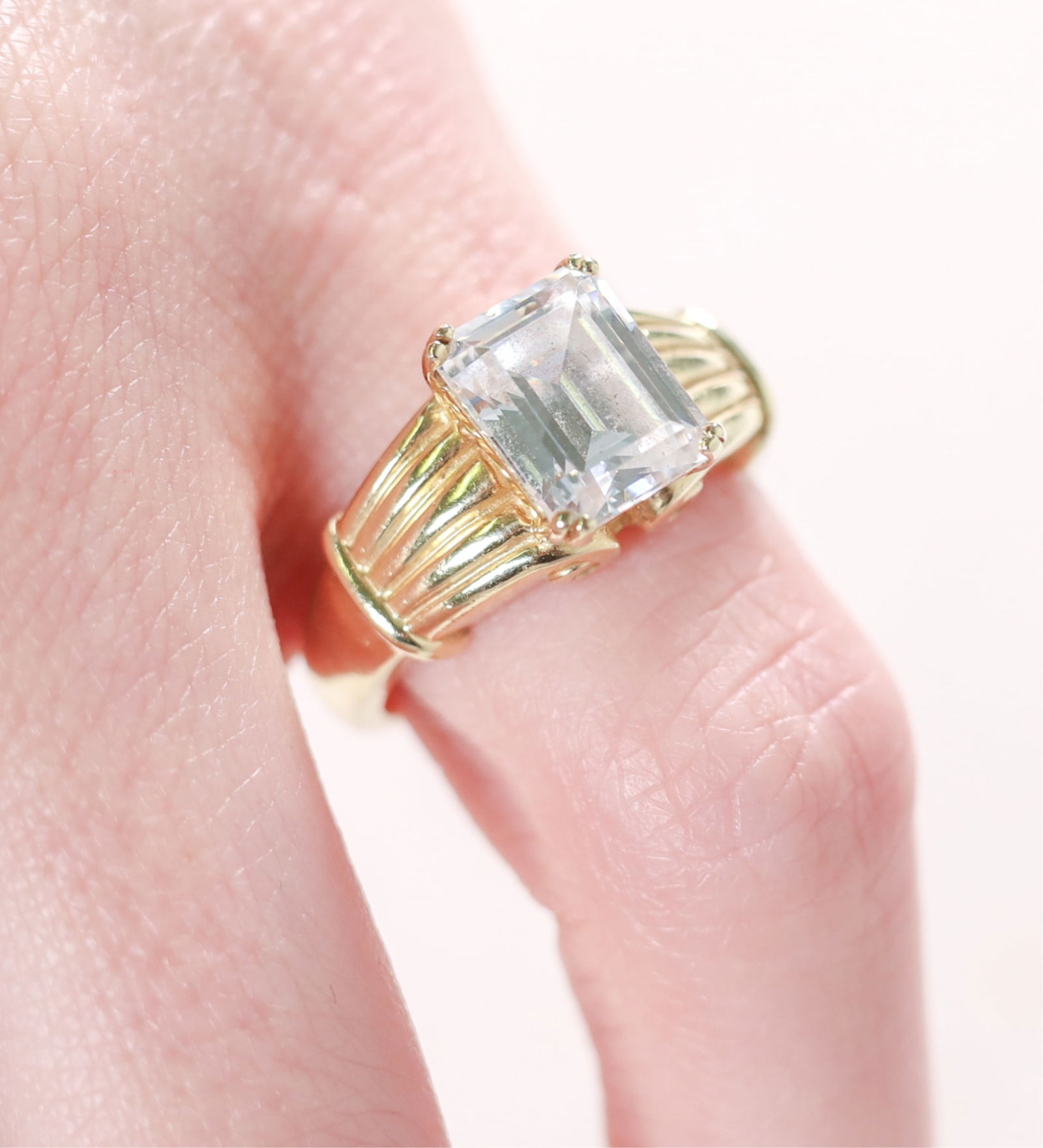 14K YELLOW GOLD CZ RING SIZE 6 (1 of 6)